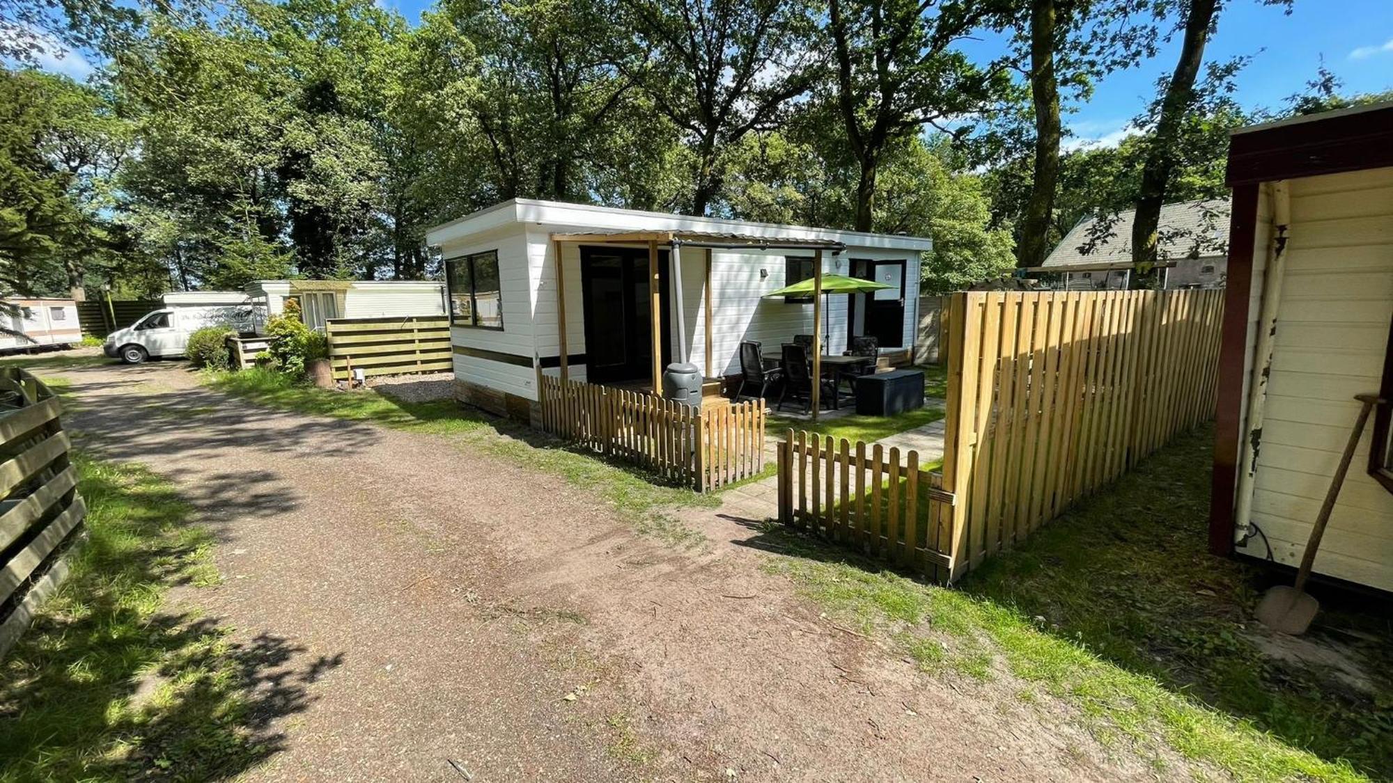 Chalet Kokomo - Gelegen In Bosrijkgebied Van Drenthe Eext Eksteriør bilde